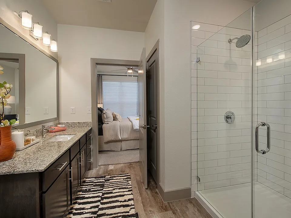 2B Bath 1 lo-res
