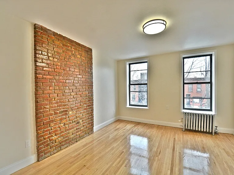 1677 8th Ave #2R — Photo 1