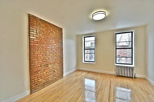 1677 8th Ave #2R Photo 1