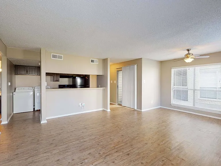 Addison Apartments at the Park — Photo 68