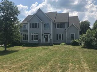 90 Warren Farm Rd, Hopewell Junction, NY 12533