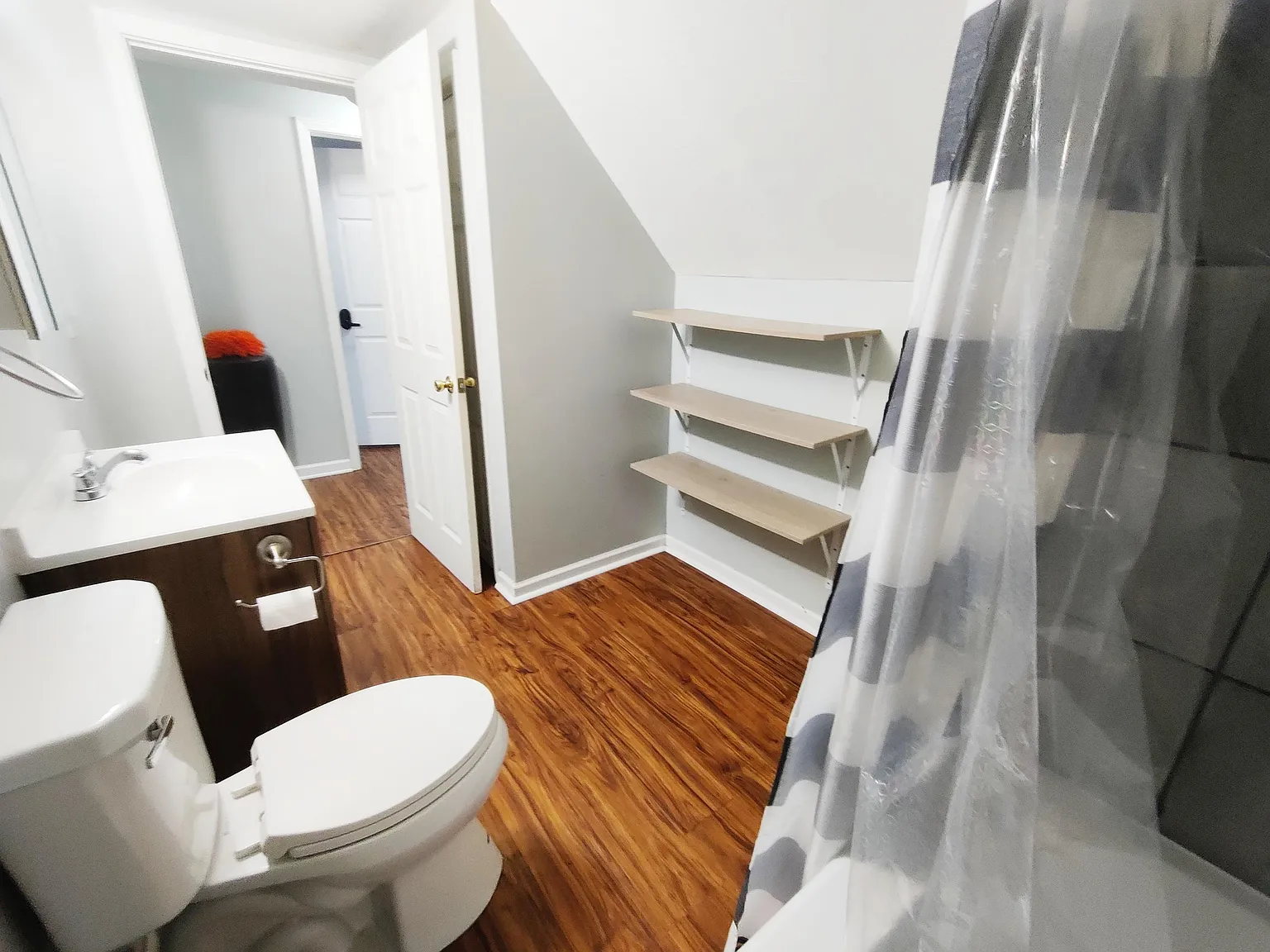 4 bed, 3.0 bath, 1450 sqft, $728 — Photo 4