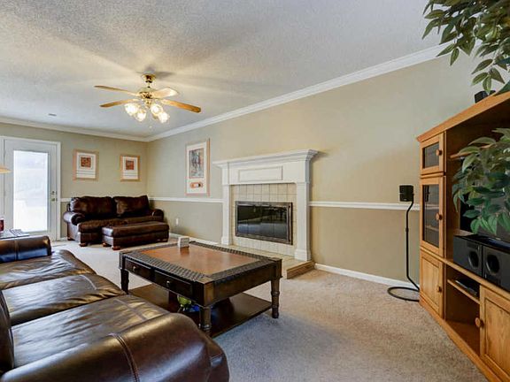 4th image of 423 Dairy Ln