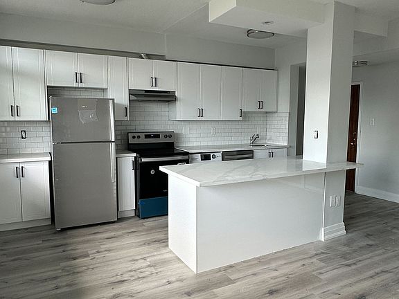 3rd image of 34 Walmer Rd #1001