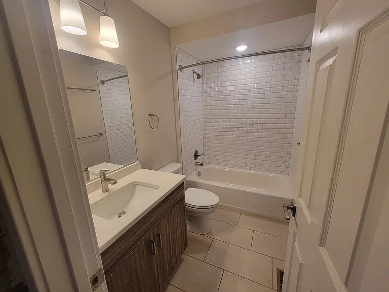 1111 N Thompson St — Photo 3