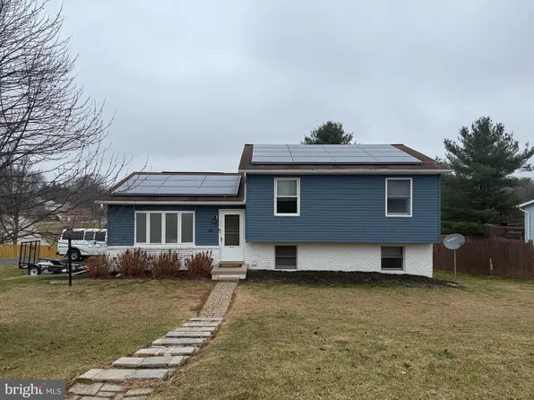 42 Allen Dr, Hanover, PA 17331