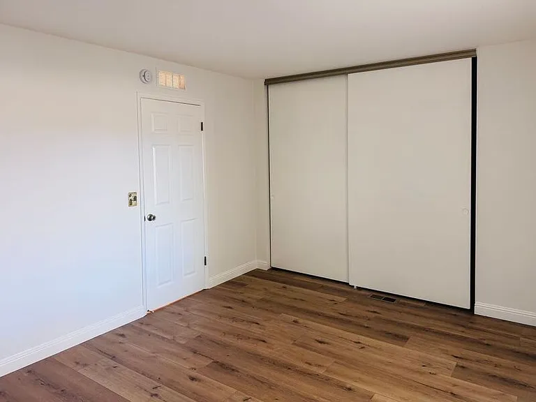 909 Richland Rd — Photo 16