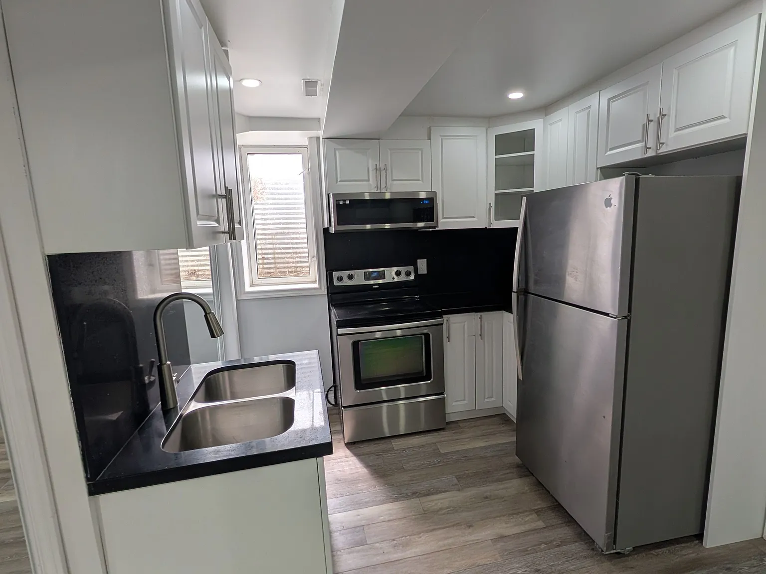 1 bed, $1,400 — Photo 2