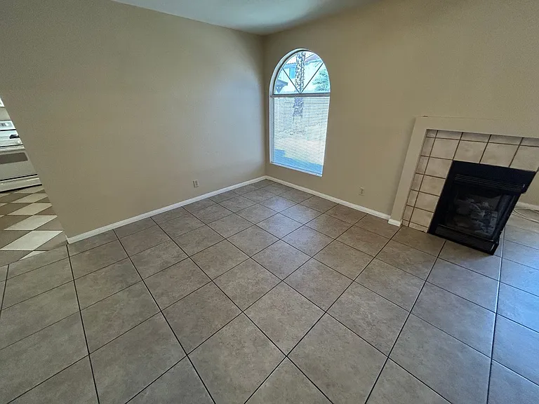 2806 Rungsted St — Photo 6