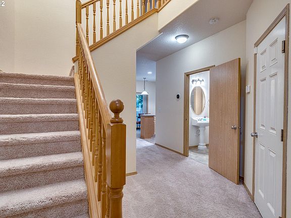 2nd image of 5703 NE 75th Ave