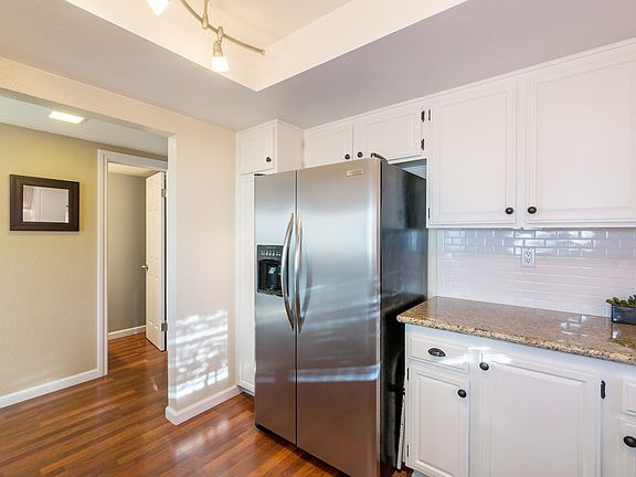 2nd image of 1447 Manhattan Beach Blvd #5