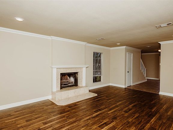 5th image of 5678 Longwood St