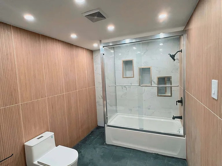 2521 N Main Ave #1 — Photo 3