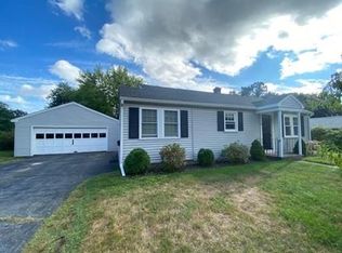 5 Walnut St, Oxford, MA 01540