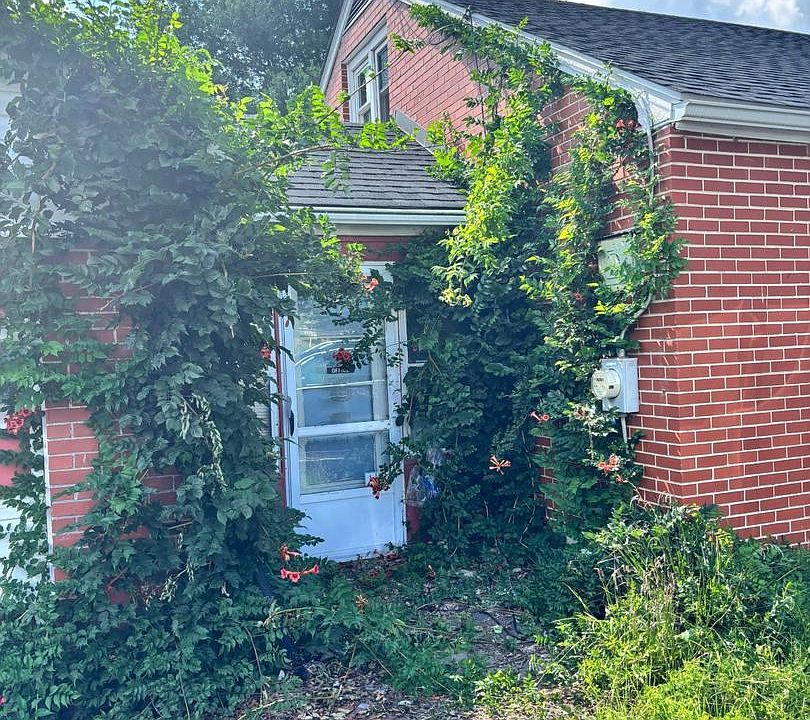 1st image of 1005 Laurelwood Rd