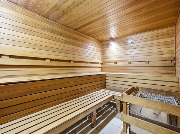 330 East 38th Street image 18 of 27