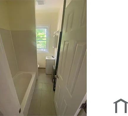3 bed, $2,800 — Photo 2
