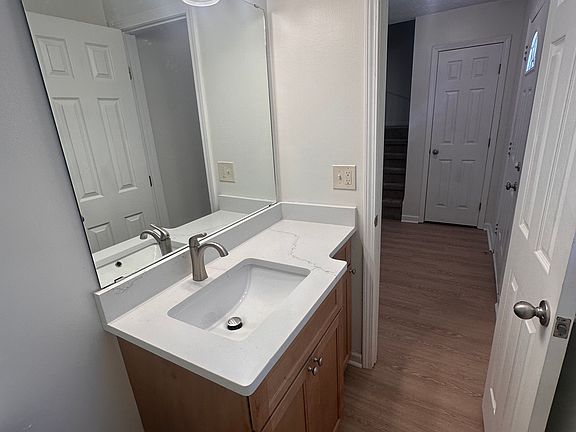 4th image of 810 Wilson Cir SW #810