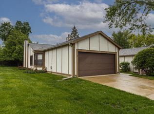 1109 Oakview Dr, Wheaton, IL 60187