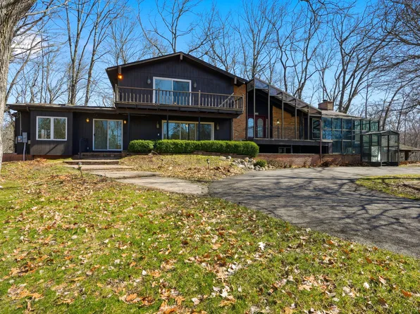 4710 Cove Rd, West Bloomfield, MI 48323