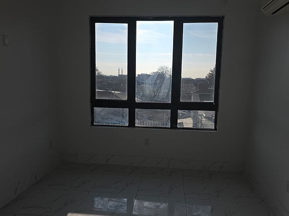 5th image of 125-09 101st Avenue Richmond Hl #3