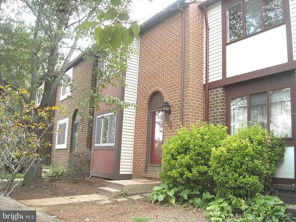 1st image of 104 Giles Pl