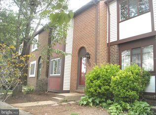 104 Giles Pl, Sterling, VA 20164