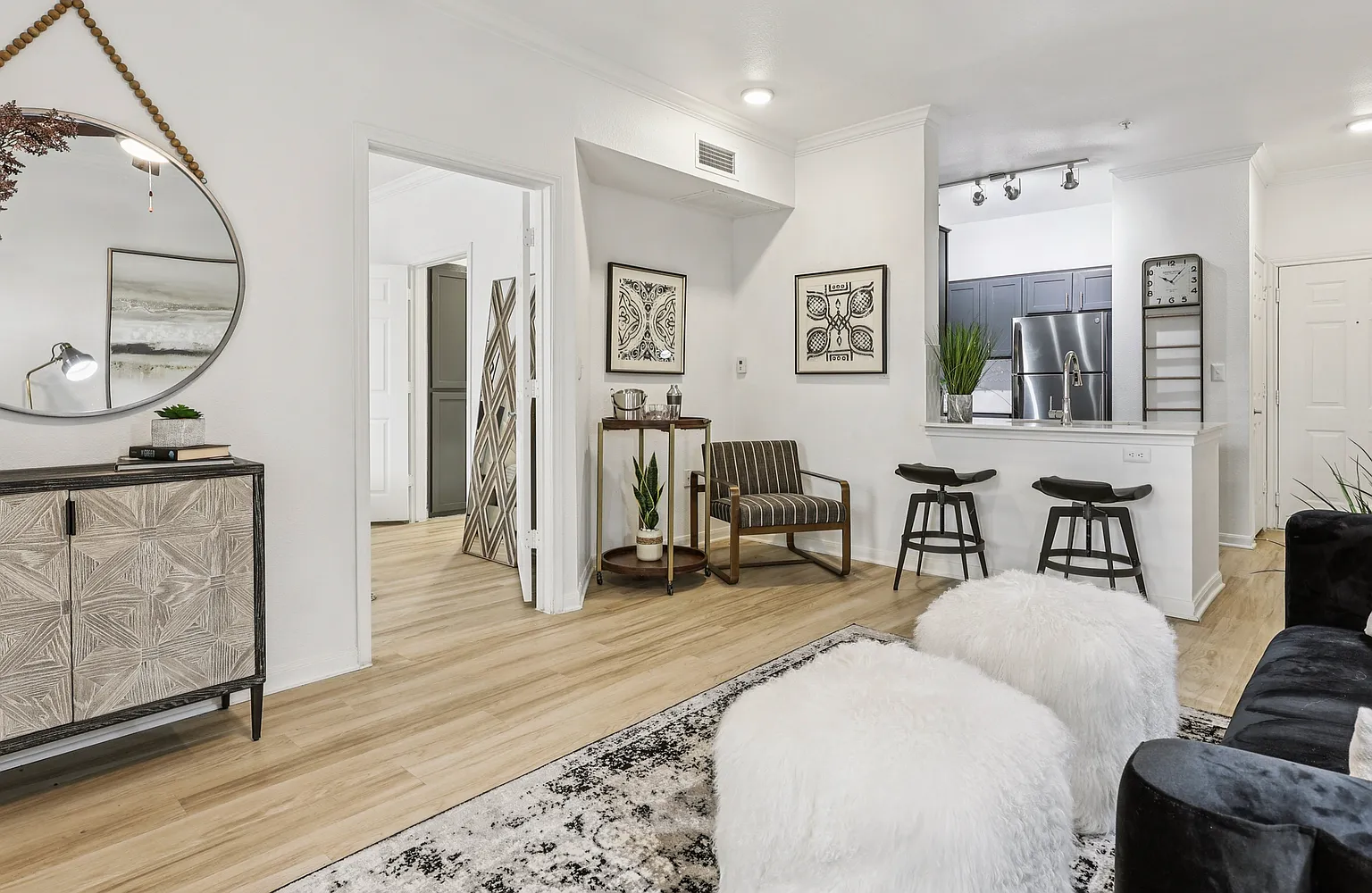 2 bed, $1,670 — Photo 1