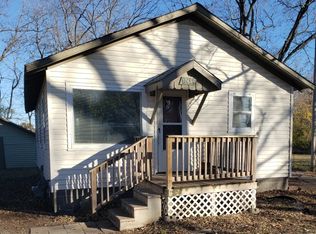 1534 NW Taylor St, Topeka, KS 66608