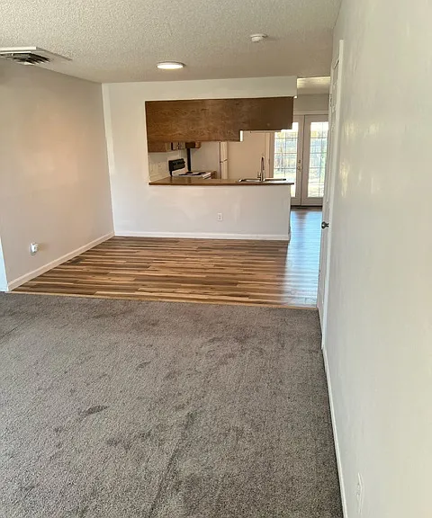 3226 White Ave — Photo 2