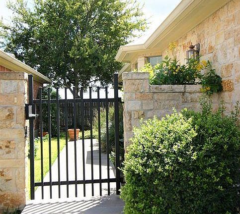 2nd image of 1713 Cherrywood Dr