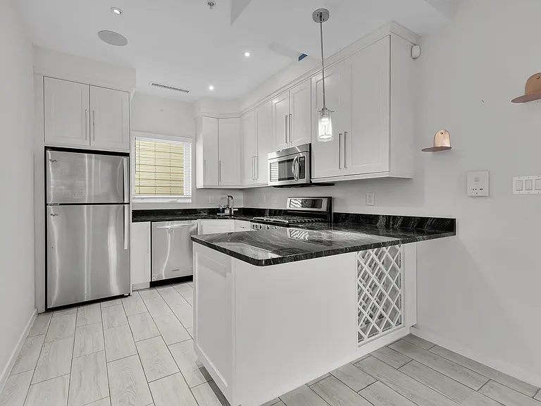 756 Park Rd NW #1 — Photo 4