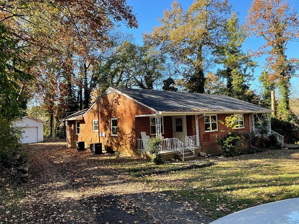 Front with detached garage in the rear