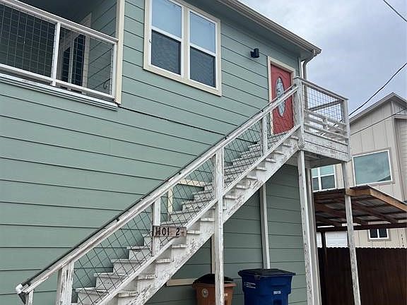 2nd image of 1101 Stobaugh St #B