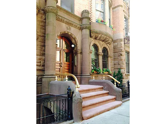 Sold by Douglas Elliman | media 18