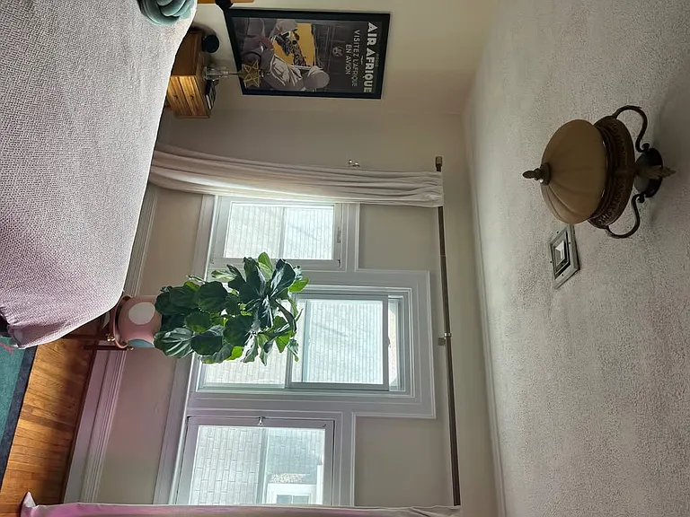 450 Richmond Ave — Photo 11