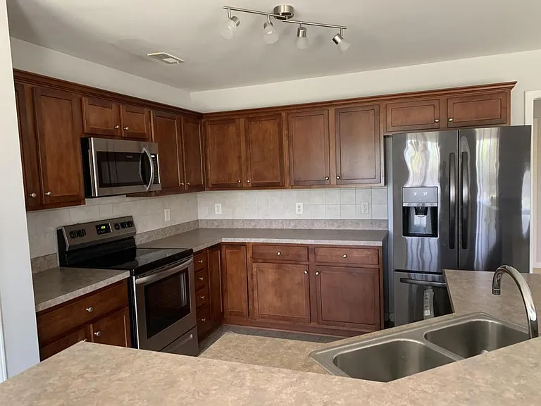 2827 Aristocrat Ln — Photo 16