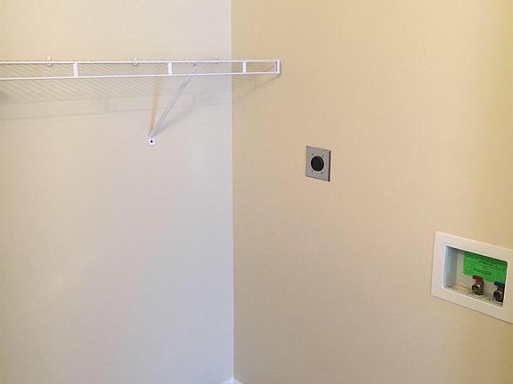 4th image of 710 Cobbler Ln W