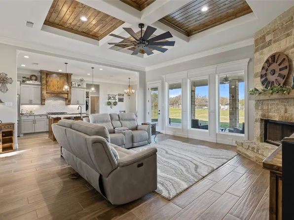 140 Clayton Xing, Springtown, TX 76082