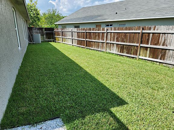 3rd image of 566 Lake Cypress Cir
