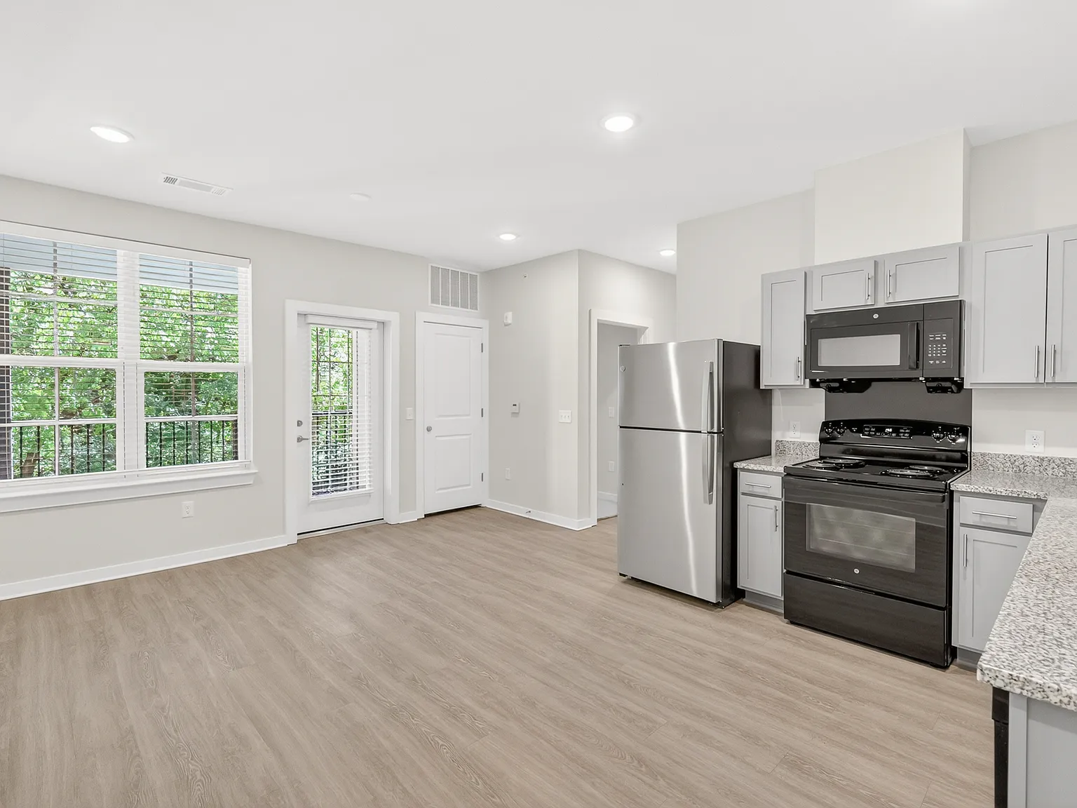 Franklin Flats — Photo 3