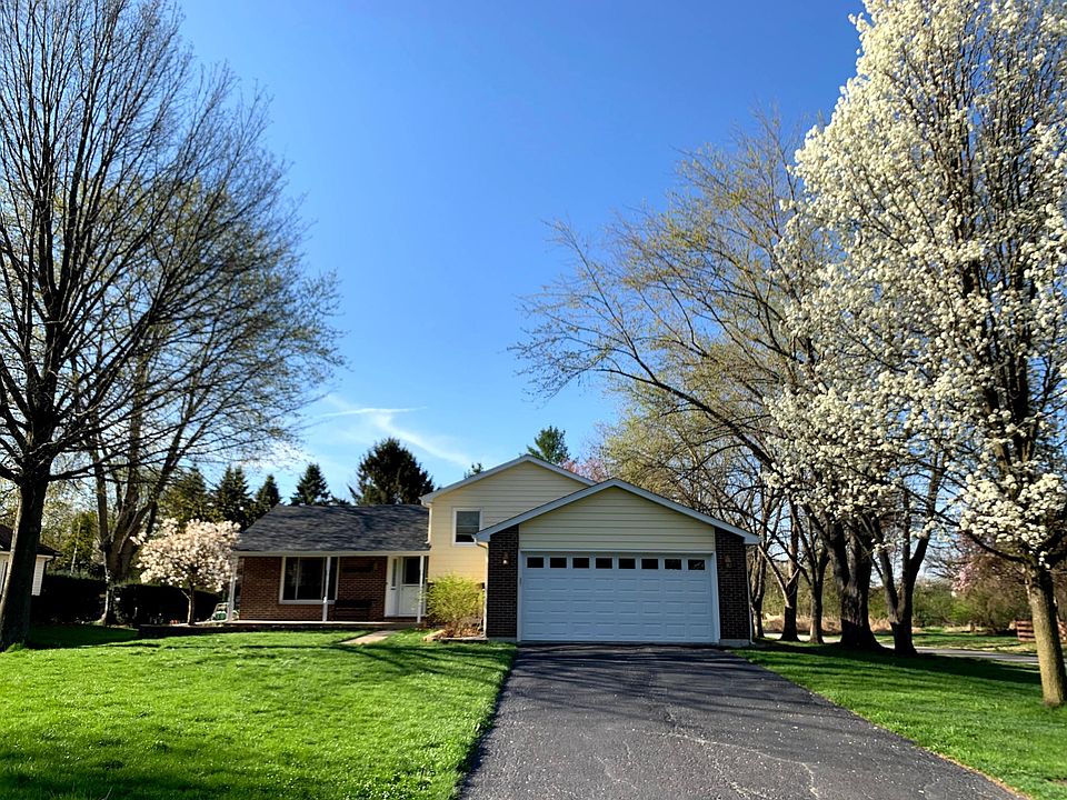 1st image of 28W701 Forestview Dr