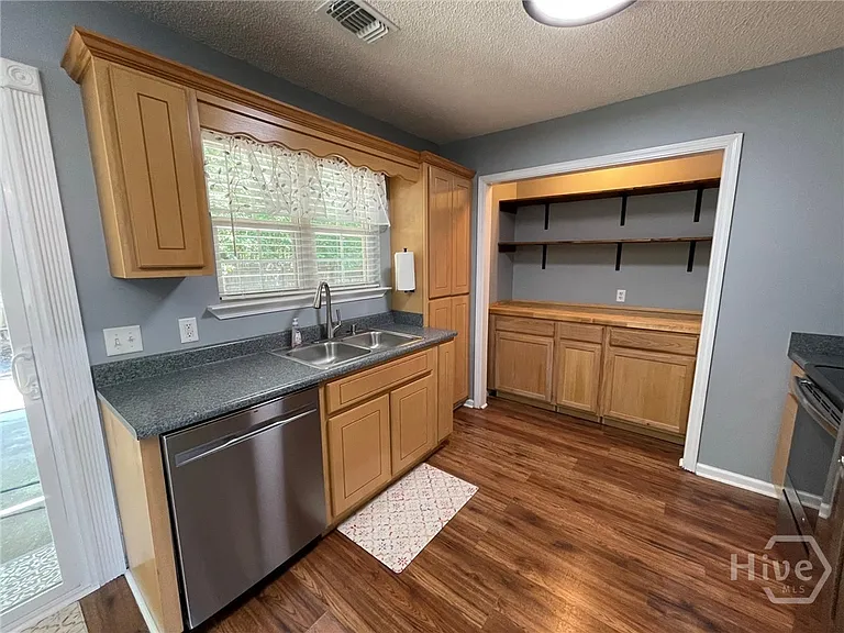 119 Mustang Dr — Photo 15