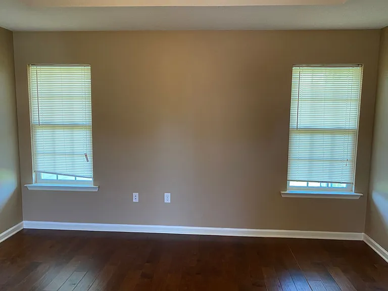 4898 Grant Dr — Photo 2