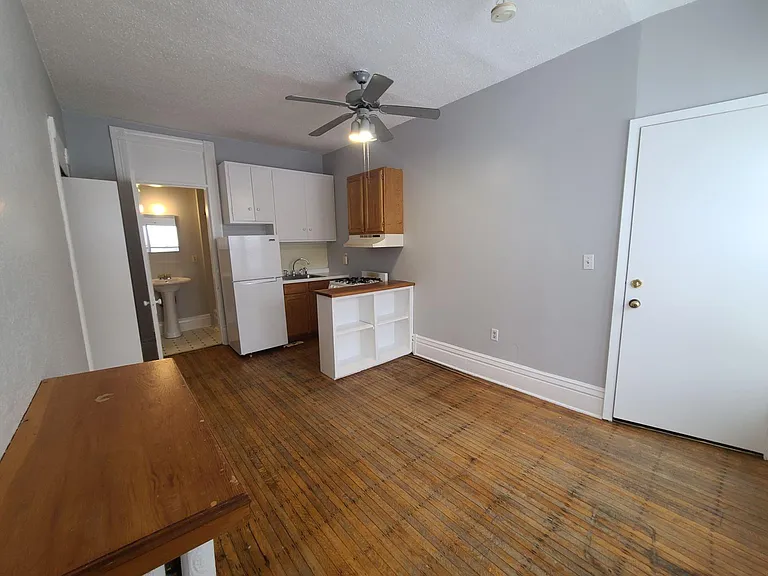 400 6th St SE #11 — Photo 4