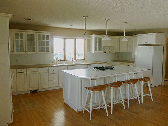 3rd image of 2308 Essex Ave