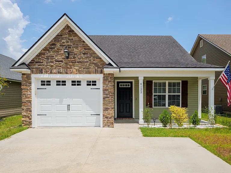 4122 Barrington Dr — Photo 1