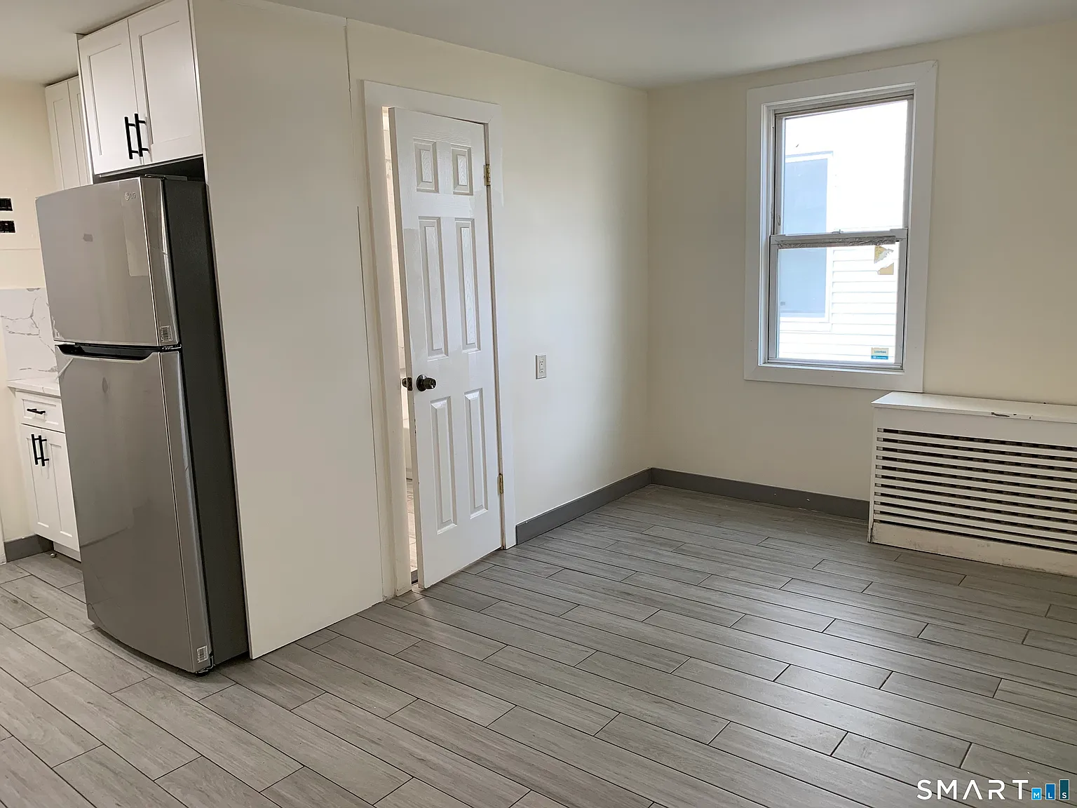 2 bed, 1.0 bath, 1129 sqft, $1,800 — Photo 2