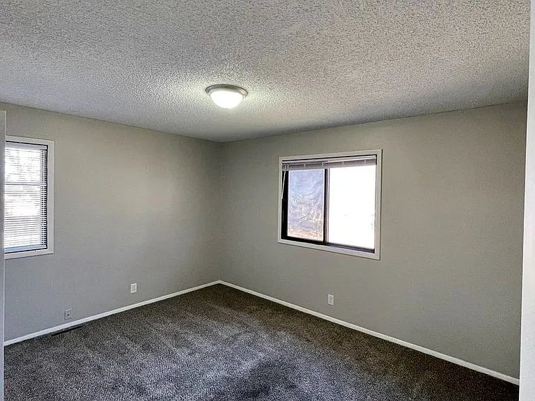 2525 N Bleckley St — Photo 22