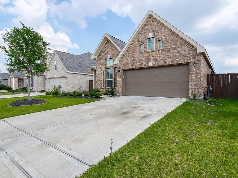 24303 Wild Bramble Ln — Photo 2